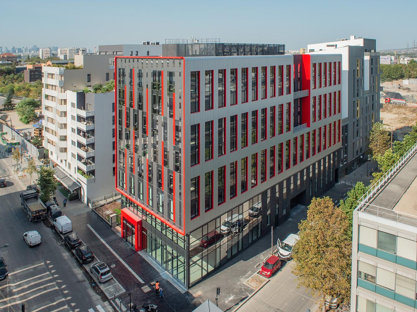 @Work-copyright Laurent Desmoulins